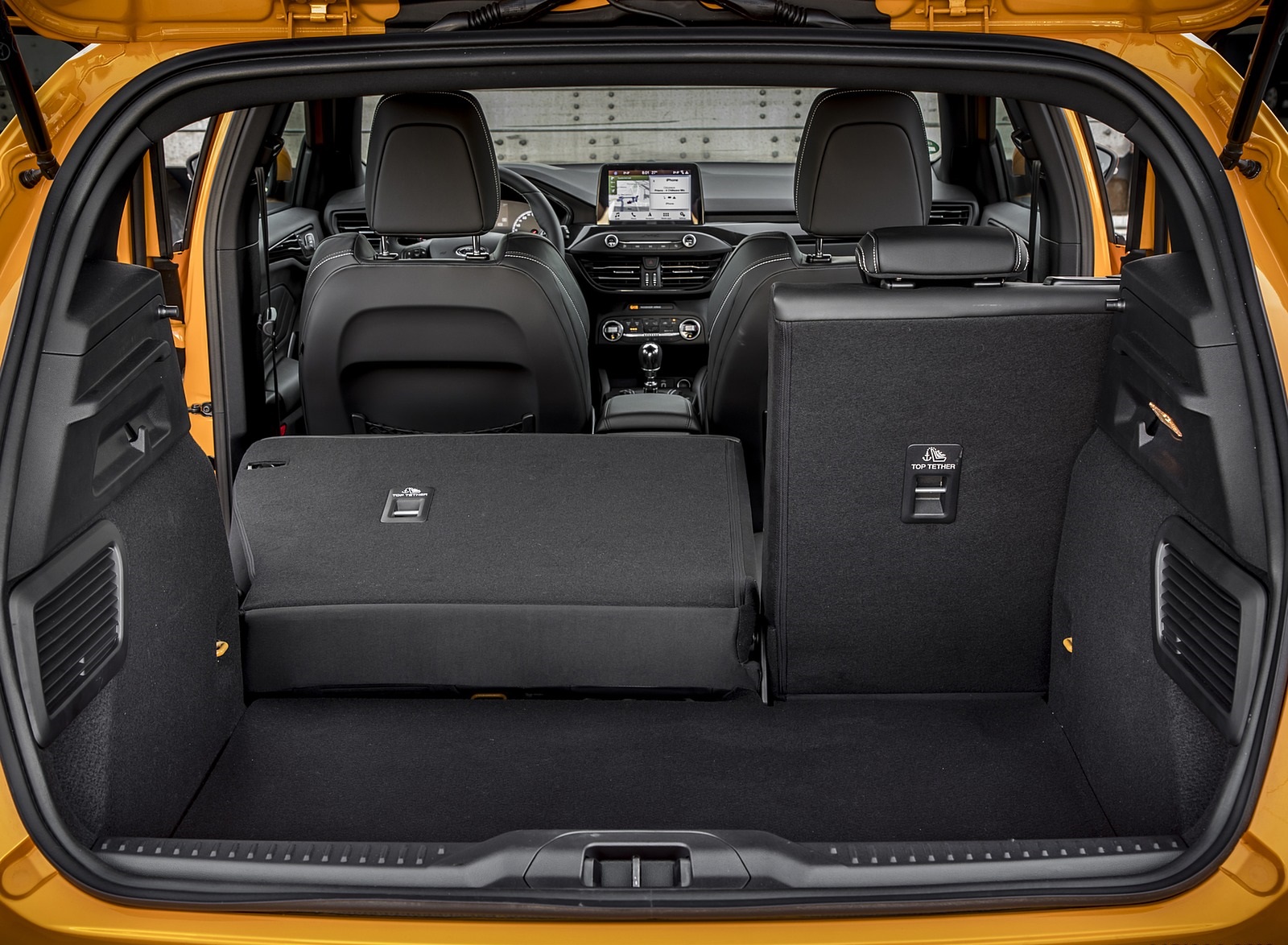 2019 Ford Focus ST (Euro-Spec Color: Orange Fury) Trunk Wallpapers #100 of 218
