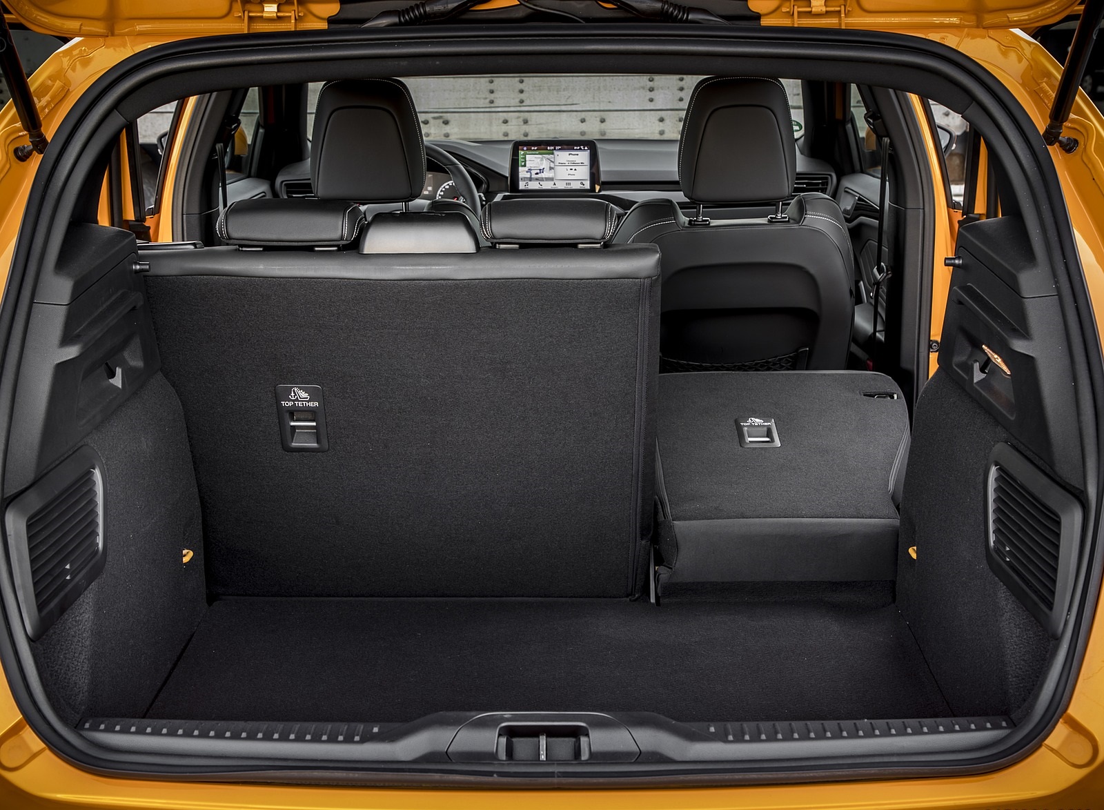 2019 Ford Focus ST (Euro-Spec Color: Orange Fury) Trunk Wallpapers #99 of 218