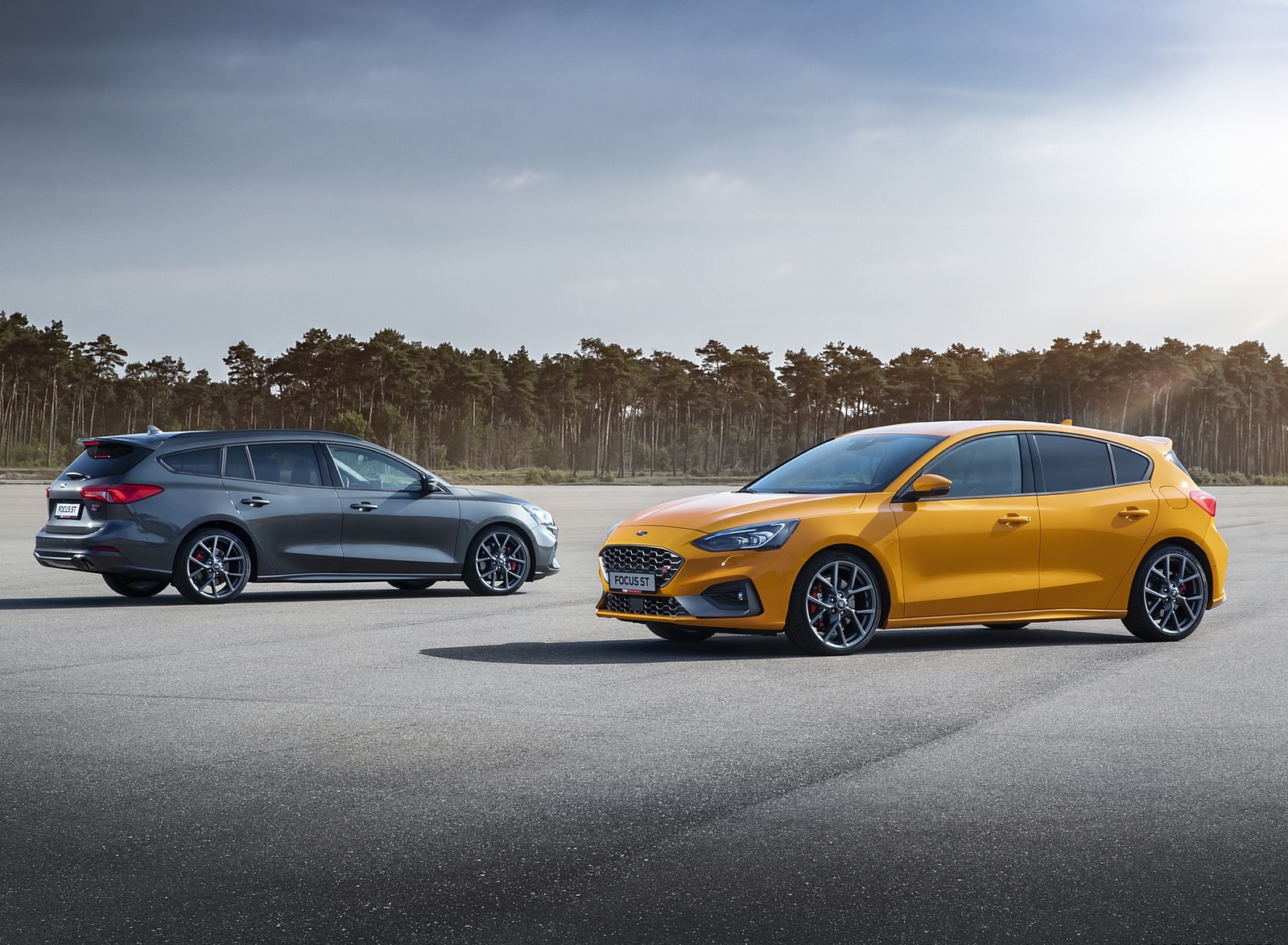 2019 Ford Focus ST (Euro-Spec Color: Orange Fury) Wallpapers #48 of 218