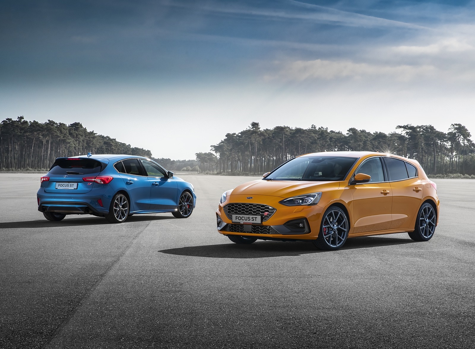 2019 Ford Focus ST (Euro-Spec Color: Orange Fury) Wallpapers #49 of 218
