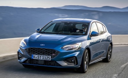 2019 Ford Focus ST (Euro-Spec Color: Performance Blue) Front Three-Quarter Wallpapers 450x275 (109)