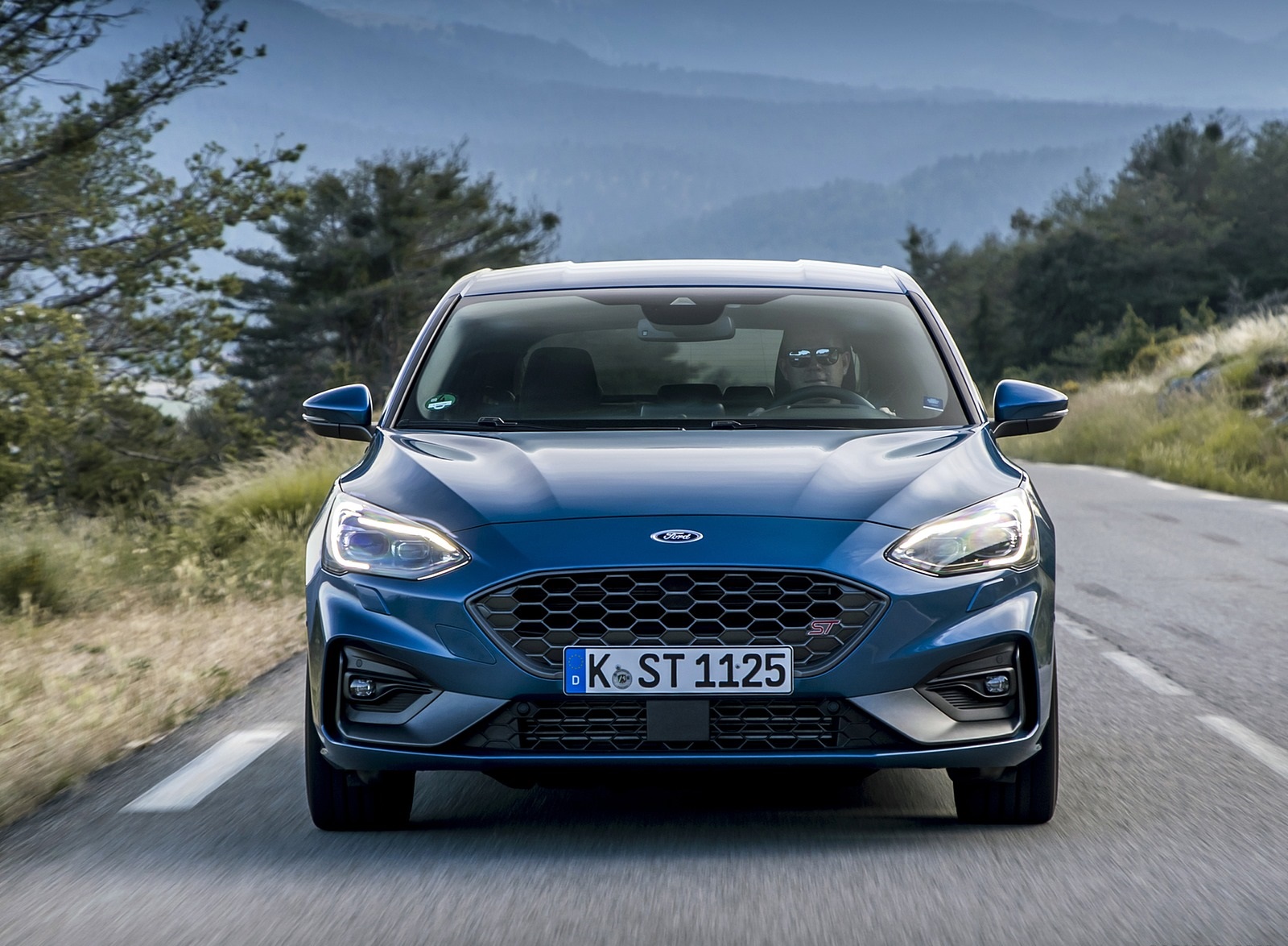 2019 Ford Focus ST (Euro-Spec Color: Performance Blue) Front Wallpapers #115 of 218