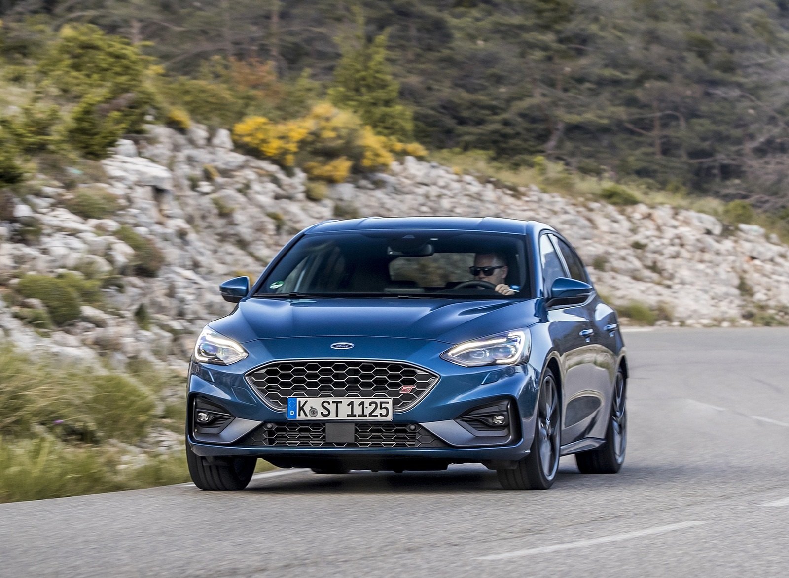 2019 Ford Focus ST (Euro-Spec Color: Performance Blue) Front Wallpapers #132 of 218