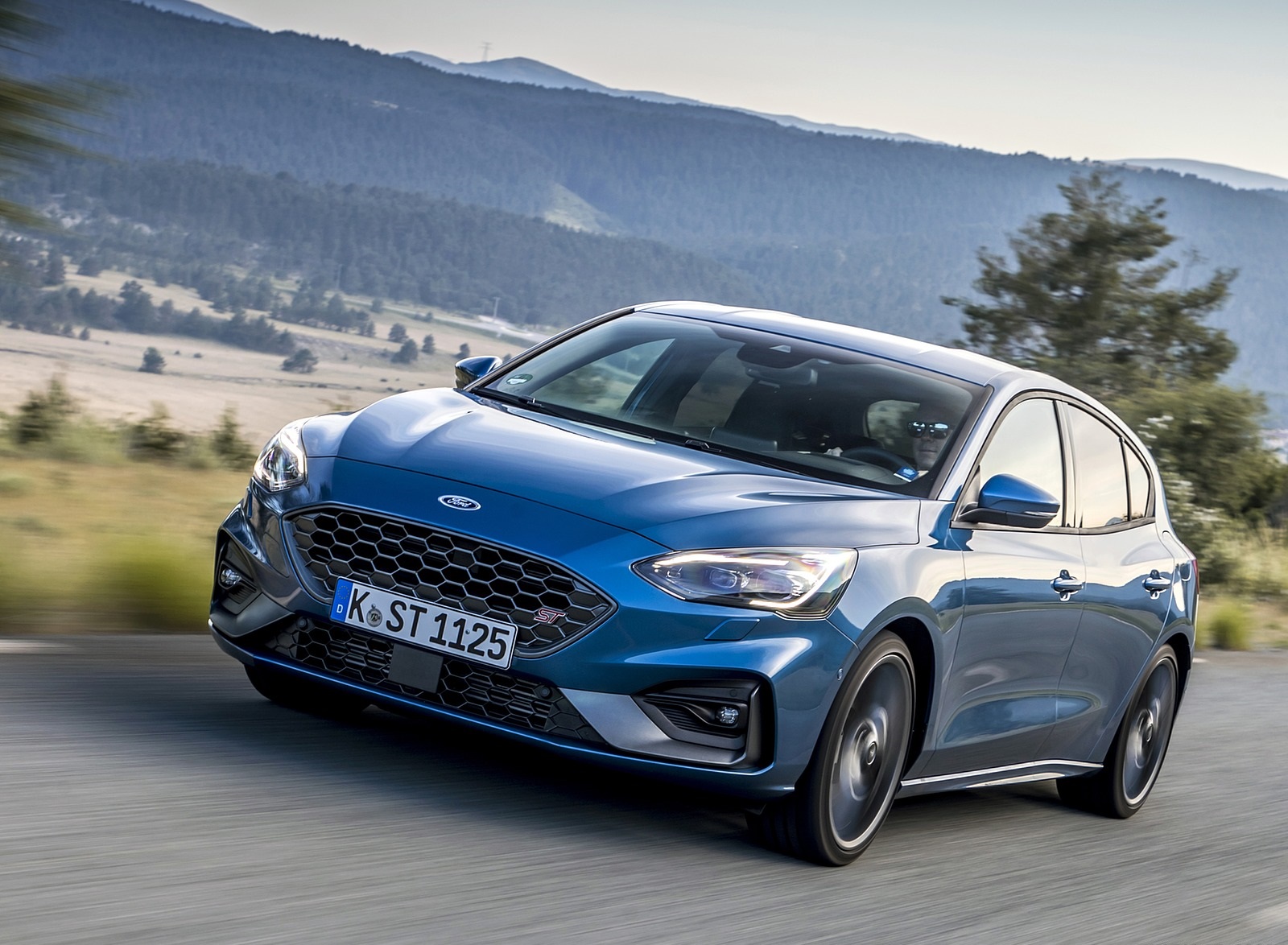 2019 Ford Focus ST (Euro-Spec Color: Performance Blue) Front Wallpapers #116 of 218
