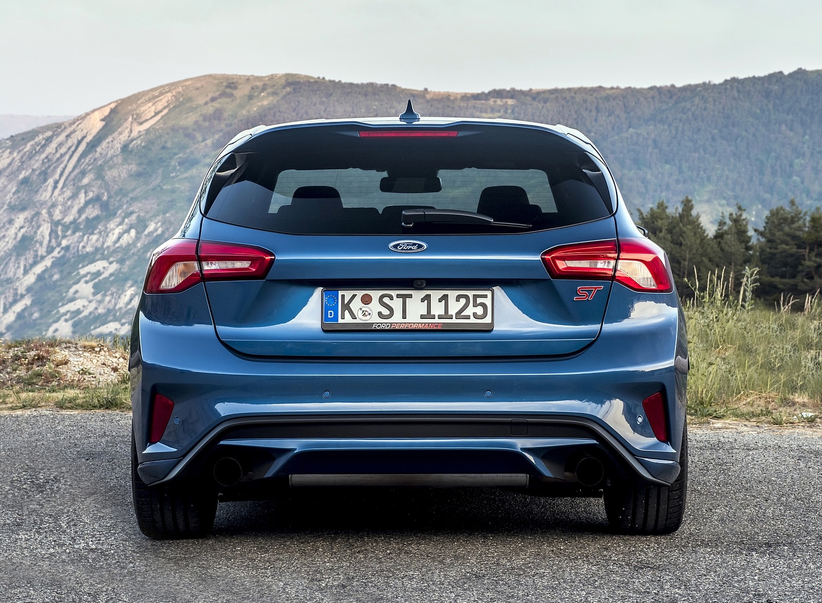 2019 Ford Focus ST (Euro-Spec Color: Performance Blue) Rear Wallpapers #143 of 218