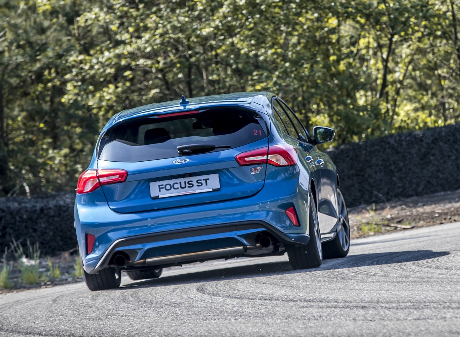2019 Ford Focus ST (Euro-Spec Color: Performance Blue) Rear Wallpapers #128 of 218