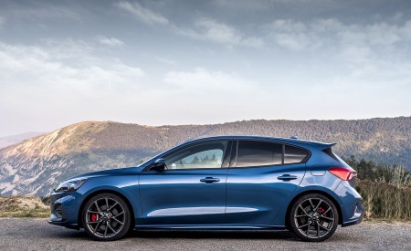 2019 Ford Focus ST (Euro-Spec Color: Performance Blue) Side Wallpapers 450x275 (144)