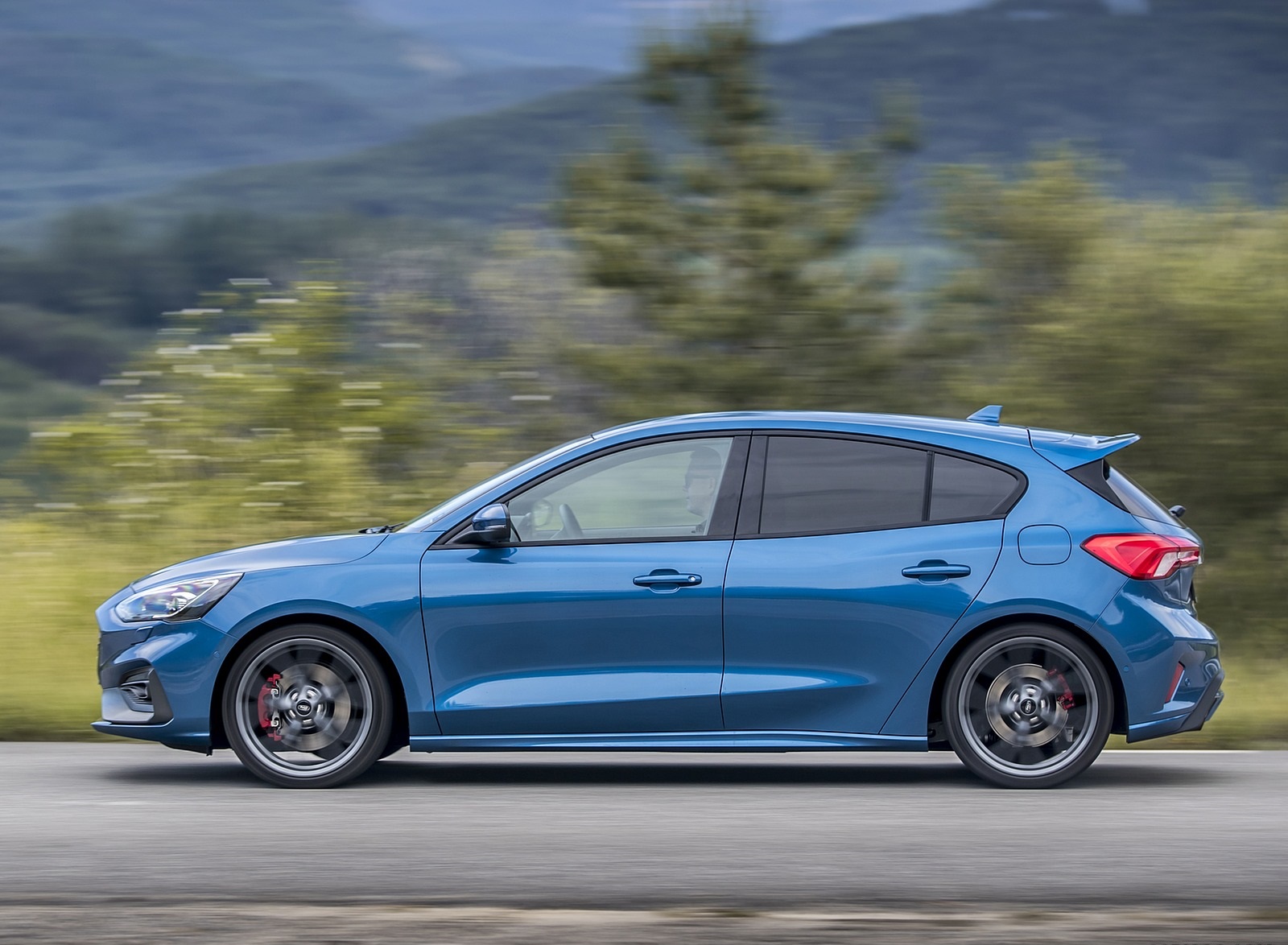 2019 Ford Focus ST (Euro-Spec Color: Performance Blue) Side Wallpapers #136 of 218