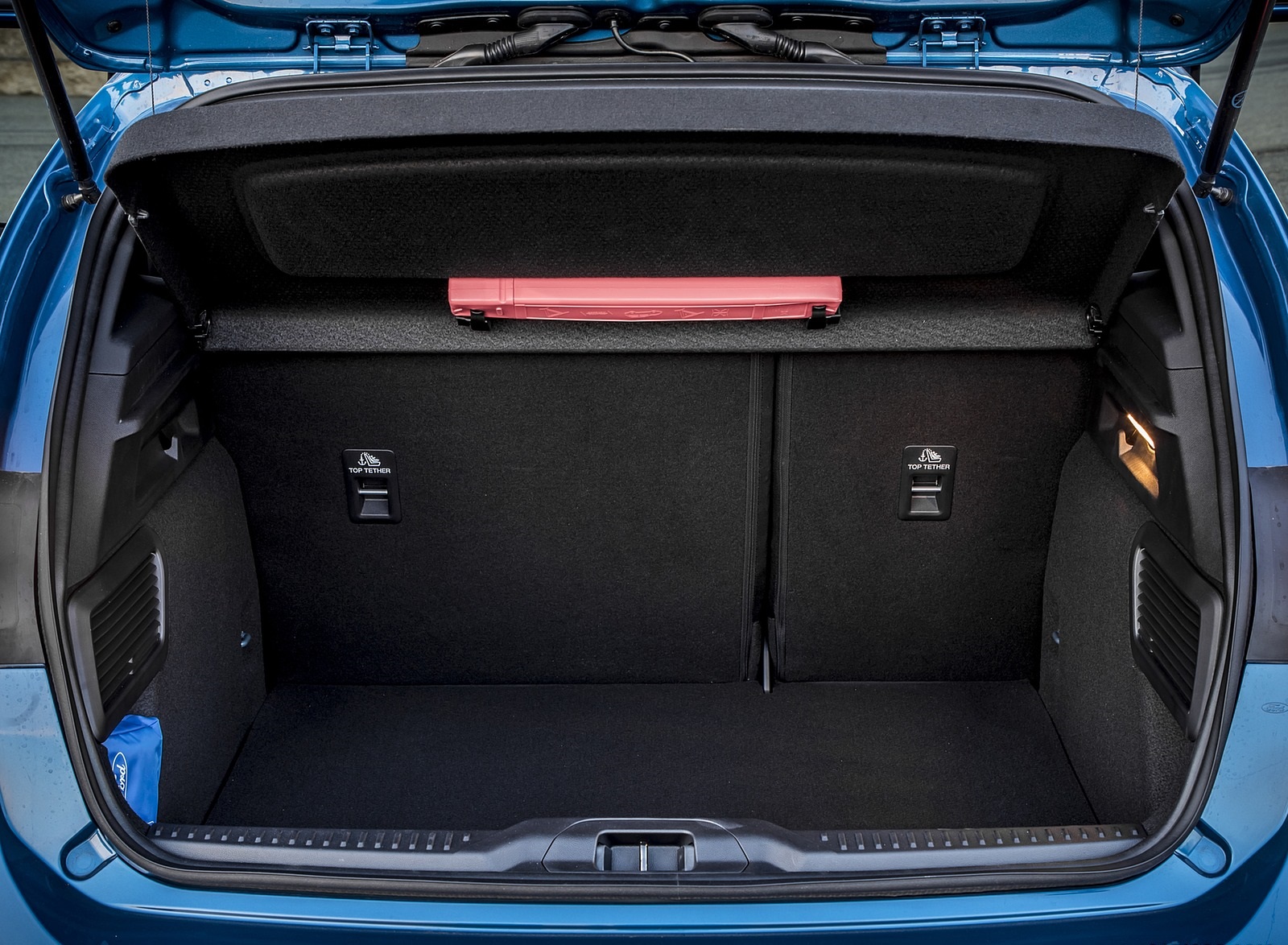 2019 Ford Focus ST (Euro-Spec Color: Performance Blue) Trunk Wallpapers #159 of 218