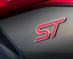 2019 Ford Focus ST Wagon (Euro-Spec Color: Magnetic) Badge Wallpapers 150x120