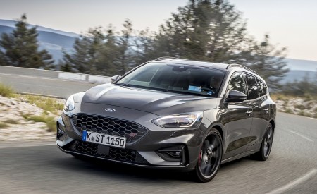 2019 Ford Focus ST Wagon (Euro-Spec Color: Magnetic) Front Three-Quarter Wallpapers 450x275 (163)