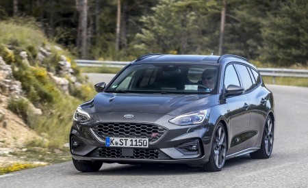 2019 Ford Focus ST Wagon (Euro-Spec Color: Magnetic) Front Wallpapers 450x275 (173)