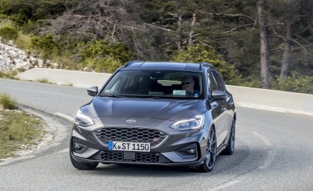 2019 Ford Focus ST Wagon (Euro-Spec Color: Magnetic) Front Wallpapers 450x275 (174)