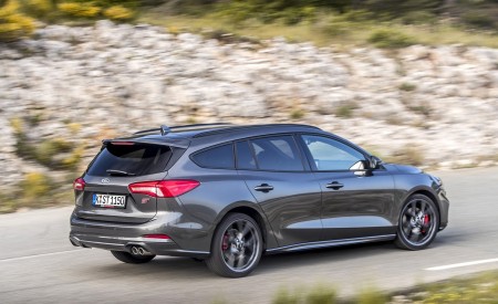 2019 Ford Focus ST Wagon (Euro-Spec Color: Magnetic) Rear Three-Quarter Wallpapers 450x275 (177)