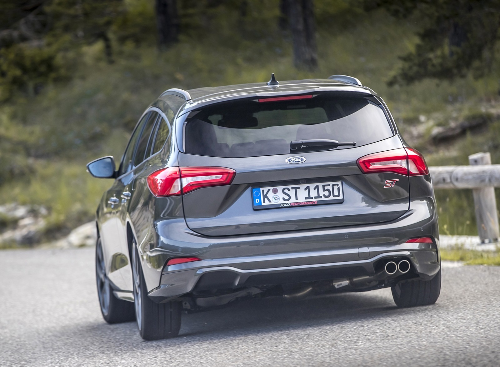 2019 Ford Focus ST Wagon (Euro-Spec Color: Magnetic) Rear Wallpapers #185 of 218