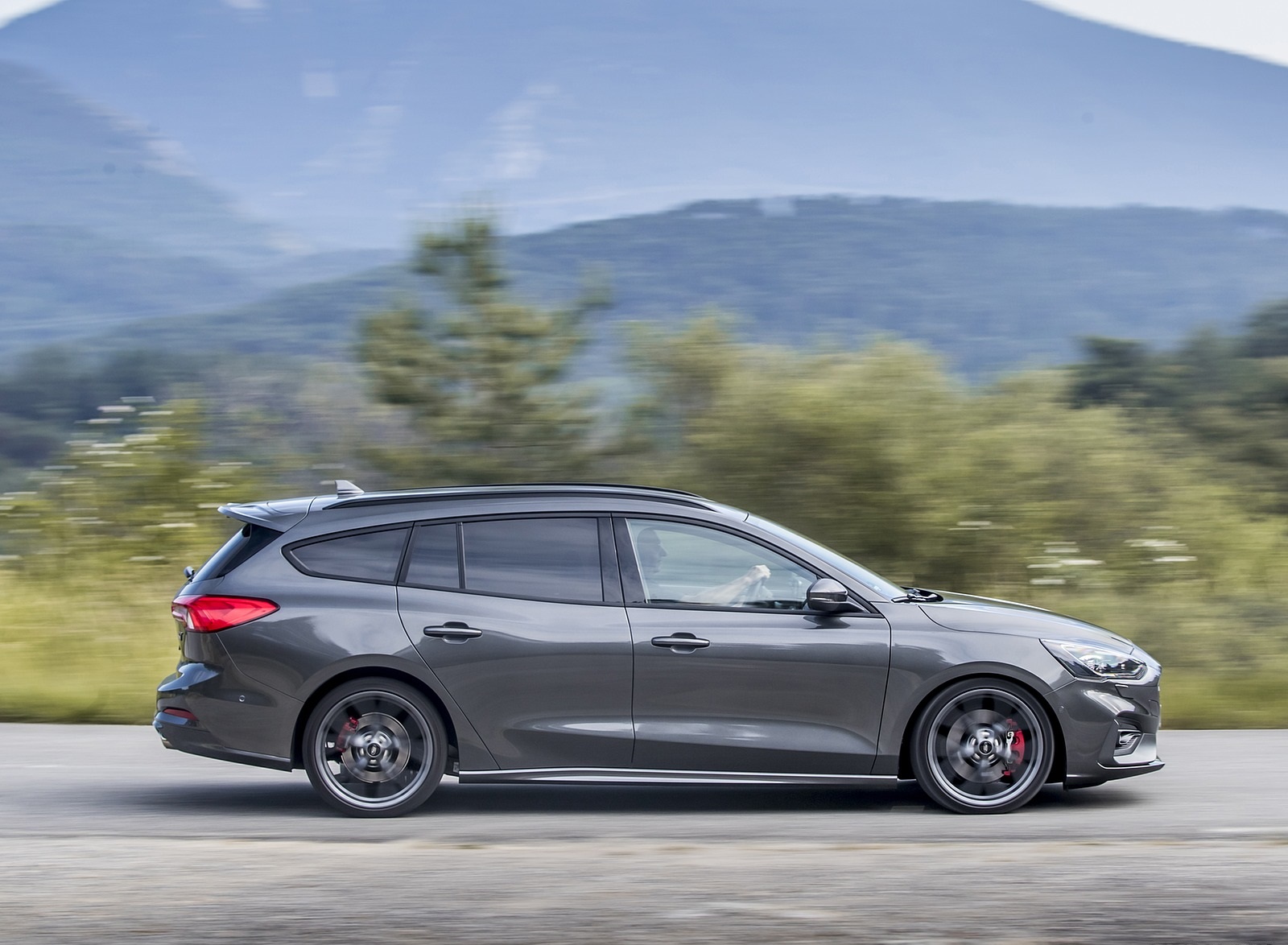 2019 Ford Focus ST Wagon (Euro-Spec Color: Magnetic) Side Wallpapers #178 of 218