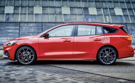 2019 Ford Focus ST Wagon (Euro-Spec) Side Wallpapers 450x275 (215)