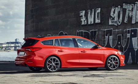 2019 Ford Focus ST Wagon (Euro-Spec) Side Wallpapers 450x275 (216)