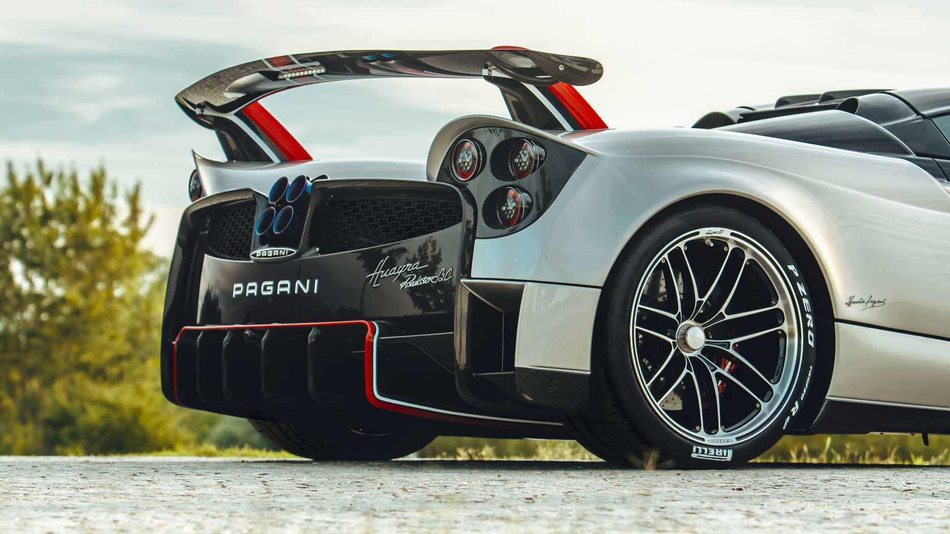 2019 Pagani Huayra Roadster BC Spoiler Wallpapers #14 of 56