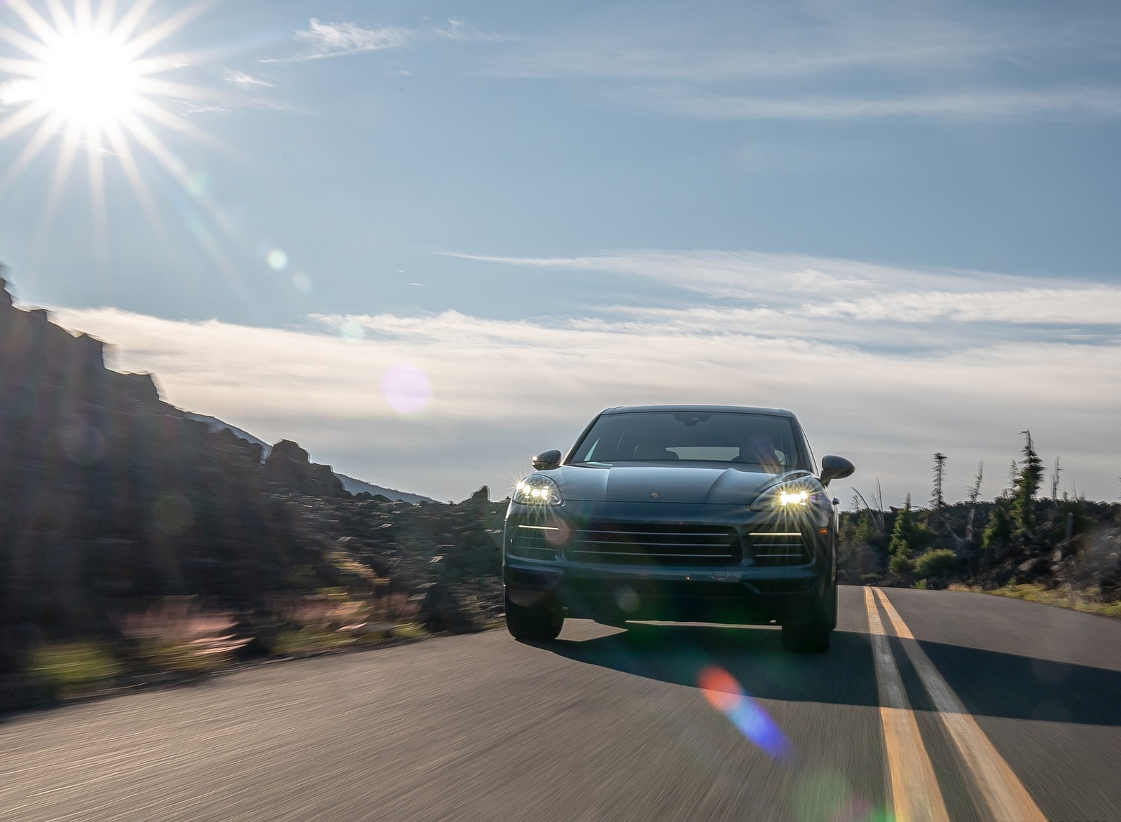 2019 Porsche Cayenne E-Hybrid (US-Spec) Front Wallpapers #9 of 37