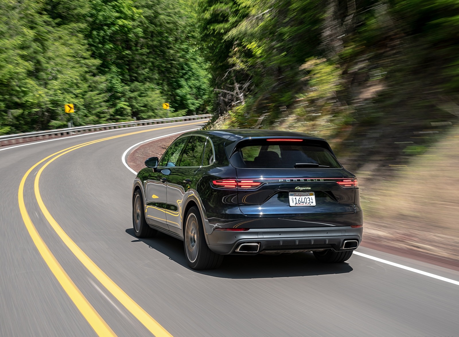 2019 Porsche Cayenne E-Hybrid (US-Spec) Rear Three-Quarter Wallpapers #12 of 37