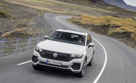 2019 Volkswagen Touareg ONE Million Front Wallpapers 450x275 (1)