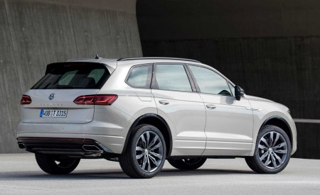 2019 Volkswagen Touareg ONE Million Rear Three-Quarter Wallpapers 450x275 (28)