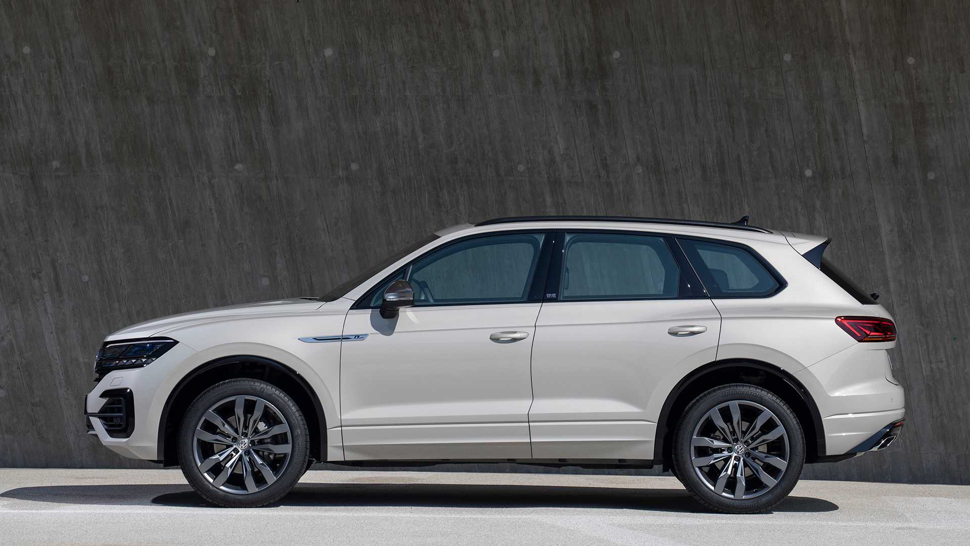 2019 Volkswagen Touareg ONE Million Side Wallpapers #30 of 35