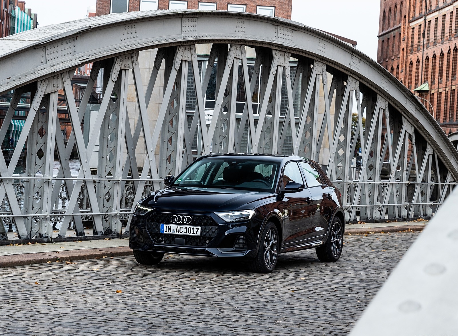 2020 Audi A1 Citycarver (Color: Firmament Blue) Front Three-Quarter Wallpapers #17 of 97