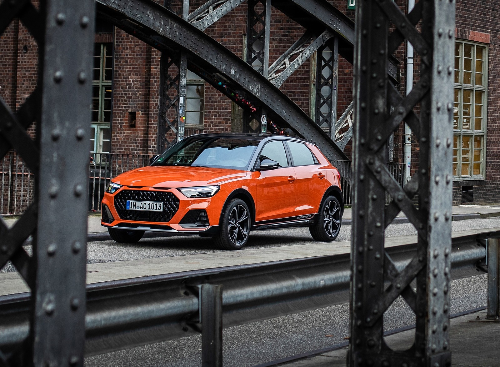 2020 Audi A1 Citycarver (Color: Pulse Orange) Front Three-Quarter Wallpapers #40 of 97