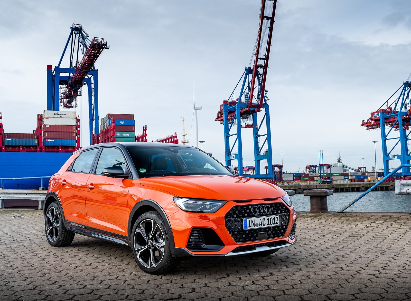 2020 Audi A1 Citycarver (Color: Pulse Orange) Front Three-Quarter Wallpapers #38 of 97