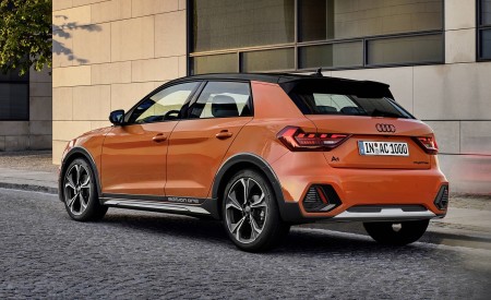 2020 Audi A1 Citycarver (Color: Pulse Orange) Rear Three-Quarter Wallpapers 450x275 (81)
