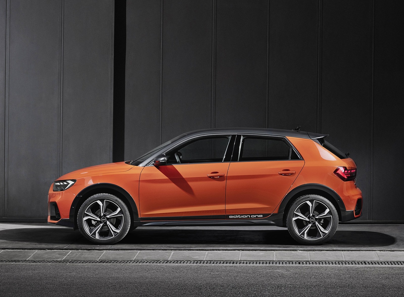 2020 Audi A1 Citycarver (Color: Pulse Orange) Side Wallpapers #84 of 97