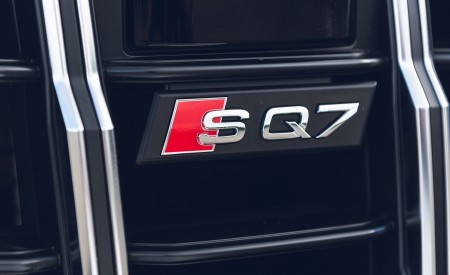 2020 Audi SQ7 TDI Vorsprung (UK-Spec) Badge Wallpapers 450x275 (36)