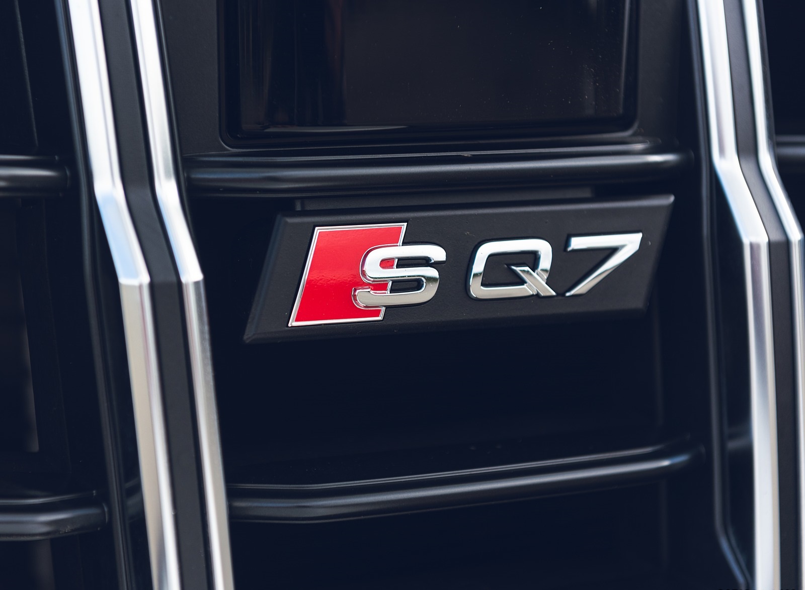 2020 Audi SQ7 TDI Vorsprung (UK-Spec) Badge Wallpapers #36 of 140