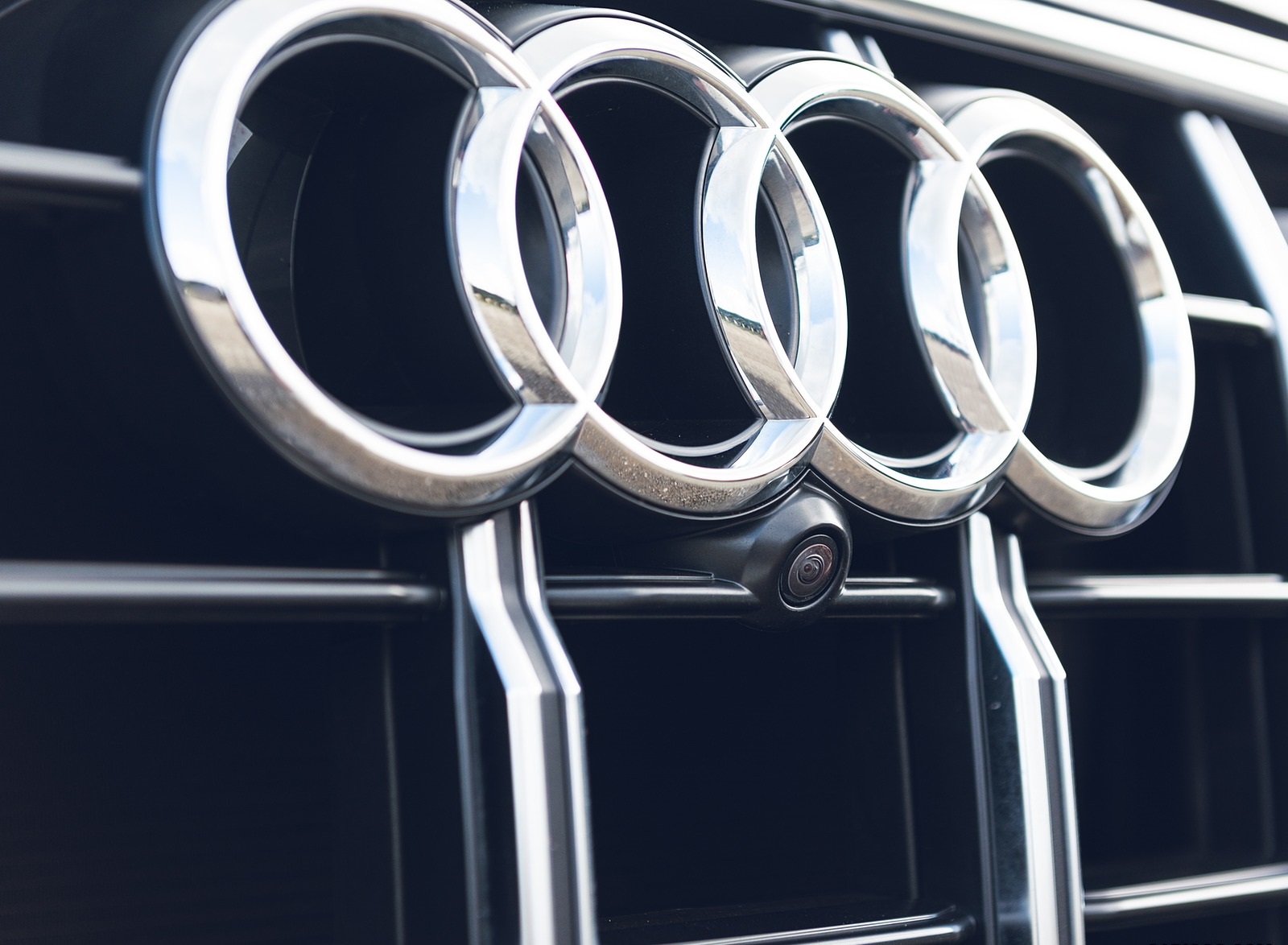 2020 Audi SQ7 TDI Vorsprung (UK-Spec) Badge Wallpapers #37 of 140