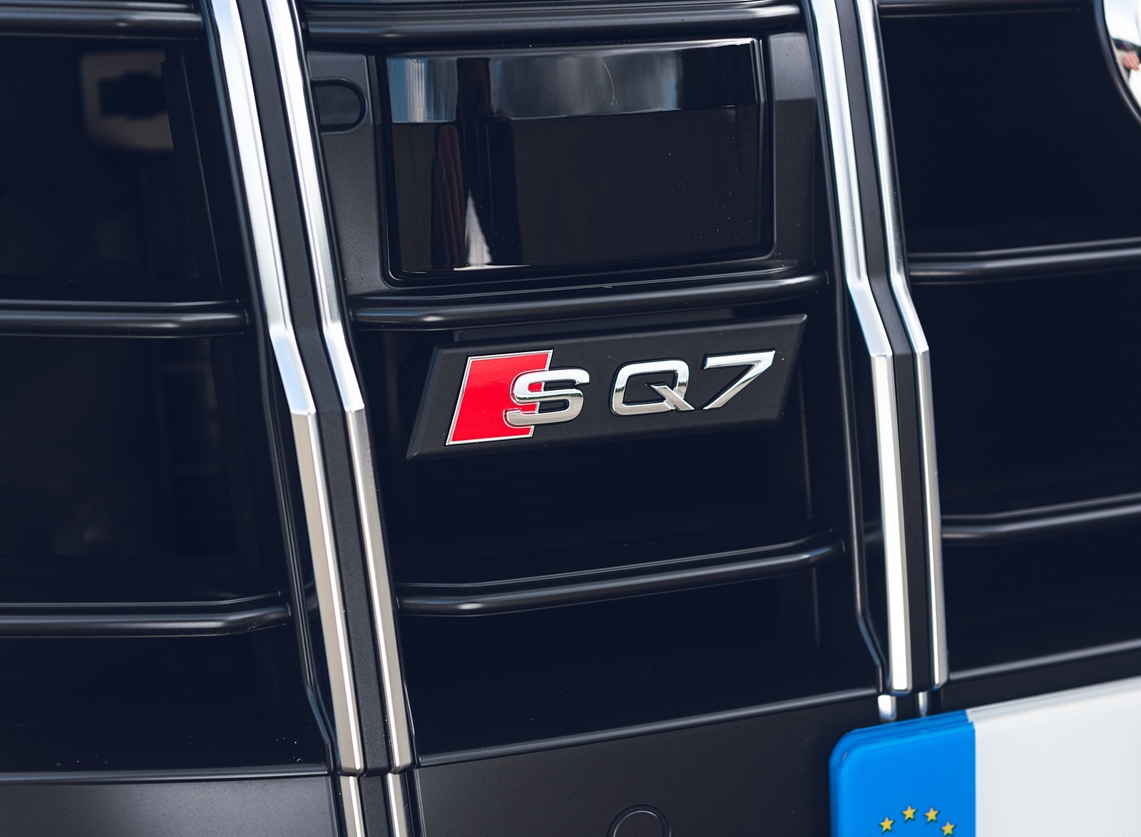 2020 Audi SQ7 TDI Vorsprung (UK-Spec) Badge Wallpapers #38 of 140