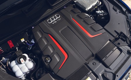 2020 Audi SQ7 TDI Vorsprung (UK-Spec) Engine Wallpapers 450x275 (74)