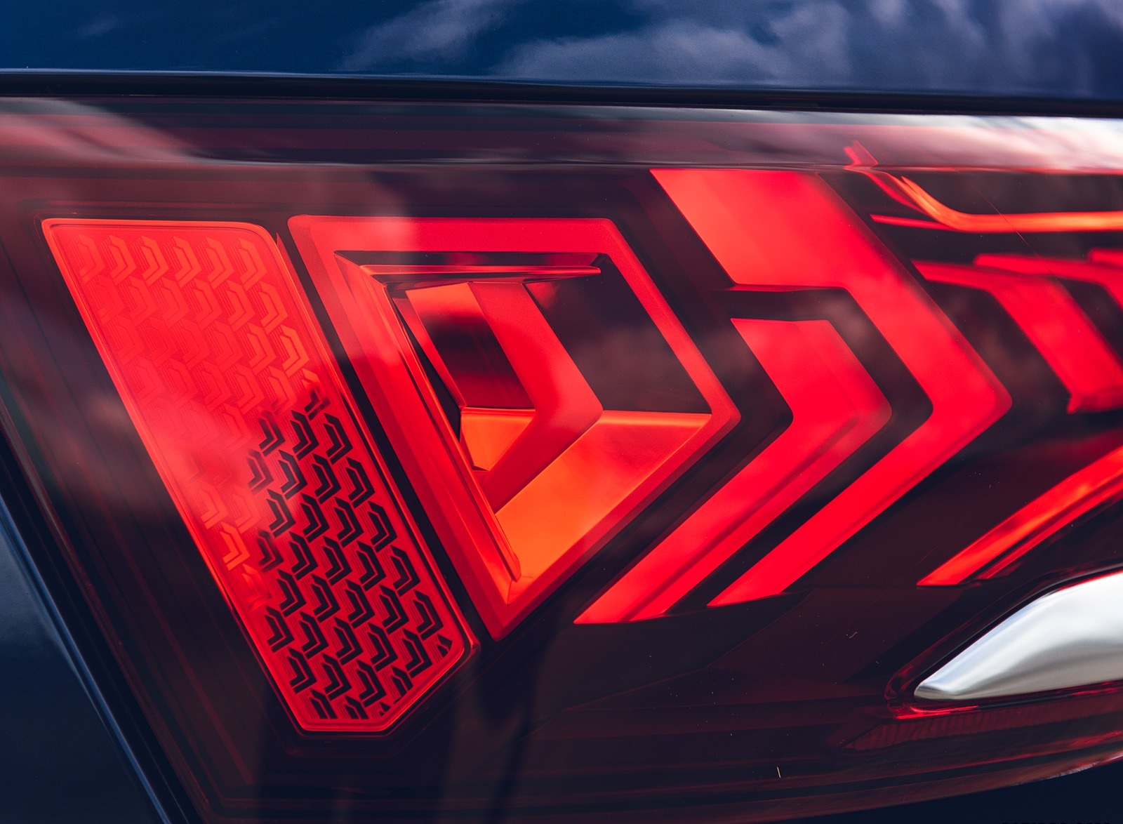 2020 Audi SQ7 TDI Vorsprung (UK-Spec) Tail Light Wallpapers #71 of 140