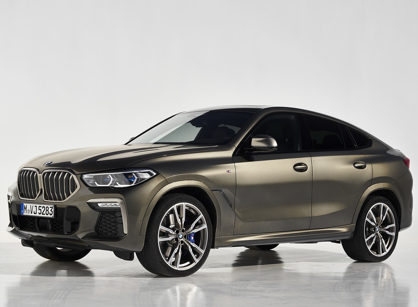 2020 BMW X6 M50i Front Three-Quarter Wallpapers #118 of 136