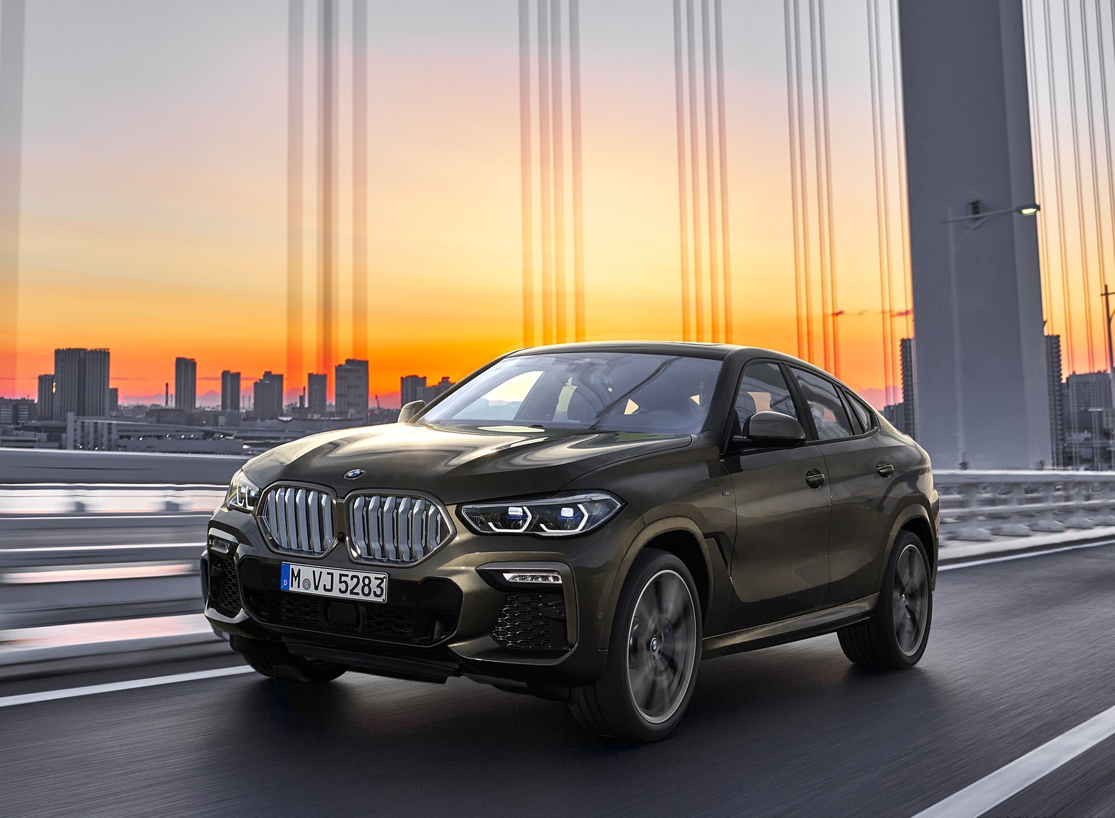 2020 BMW X6 M50i Front Three-Quarter Wallpapers #102 of 136