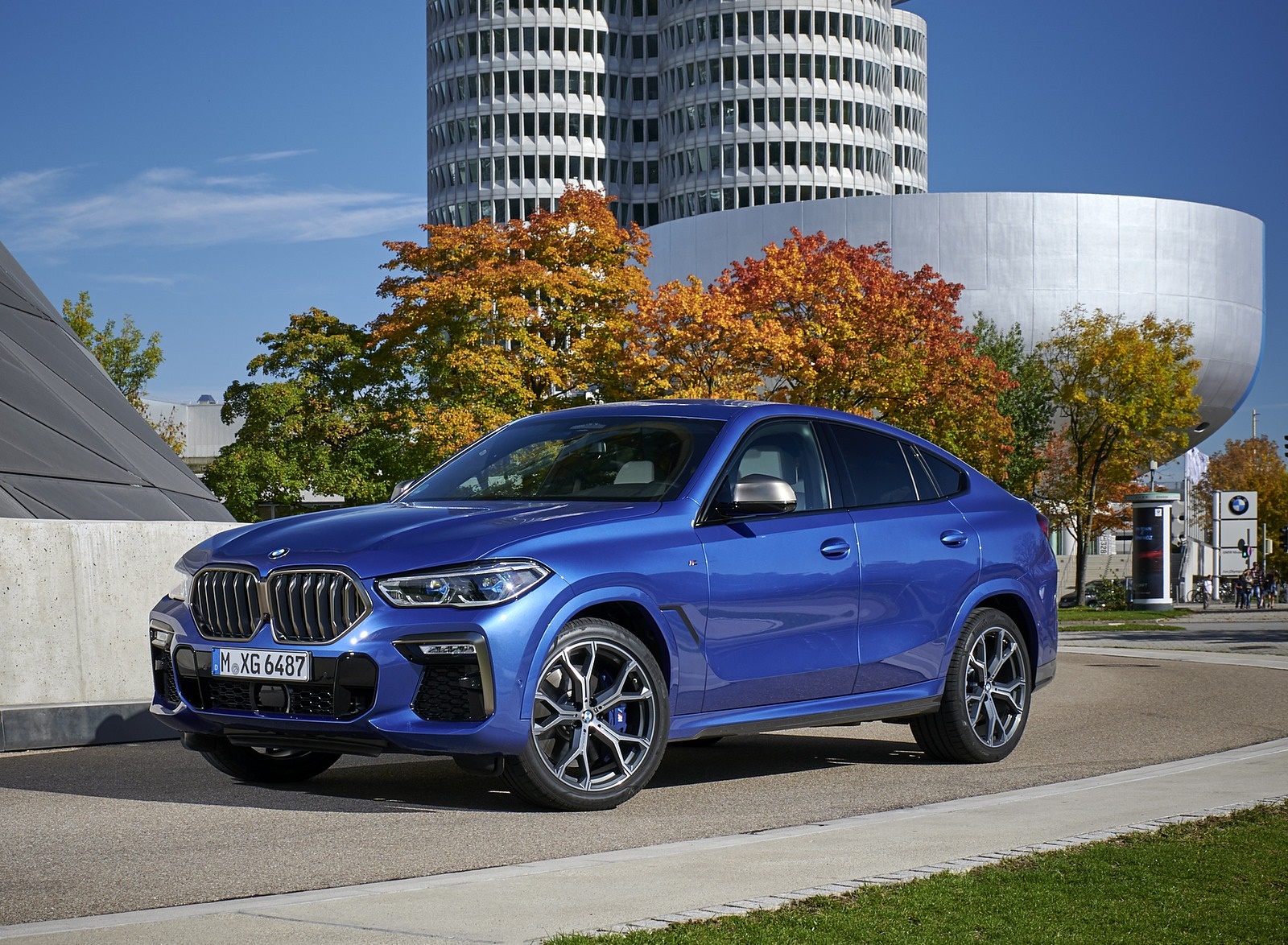 2020 BMW X6 M50i Front Three-Quarter Wallpapers #44 of 136