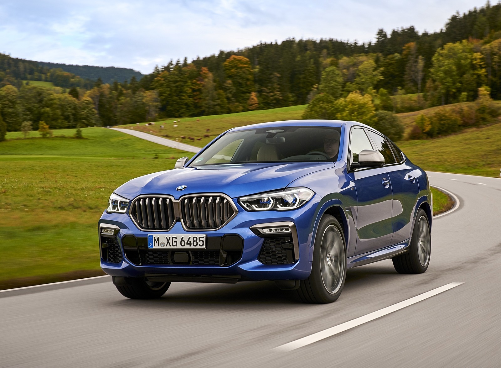 2020 BMW X6 M50i Front Three-Quarter Wallpapers (2)