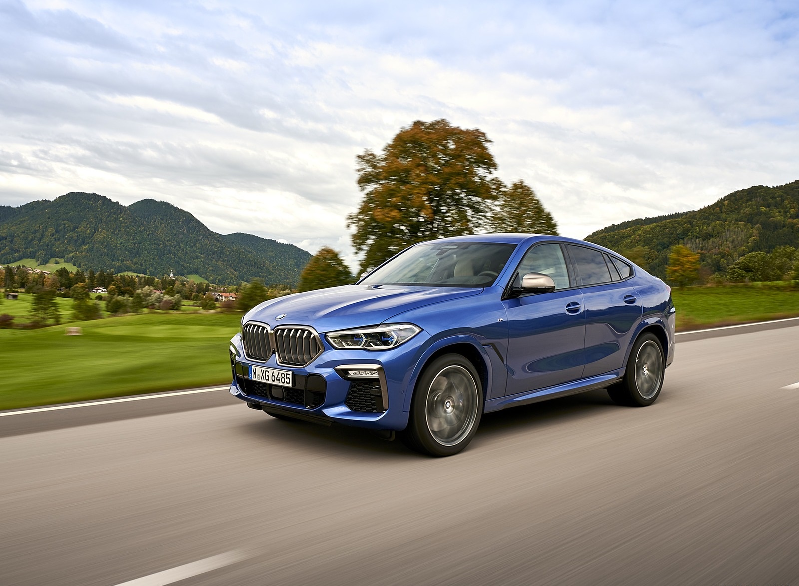 2020 BMW X6 M50i Front Three-Quarter Wallpapers #3 of 136