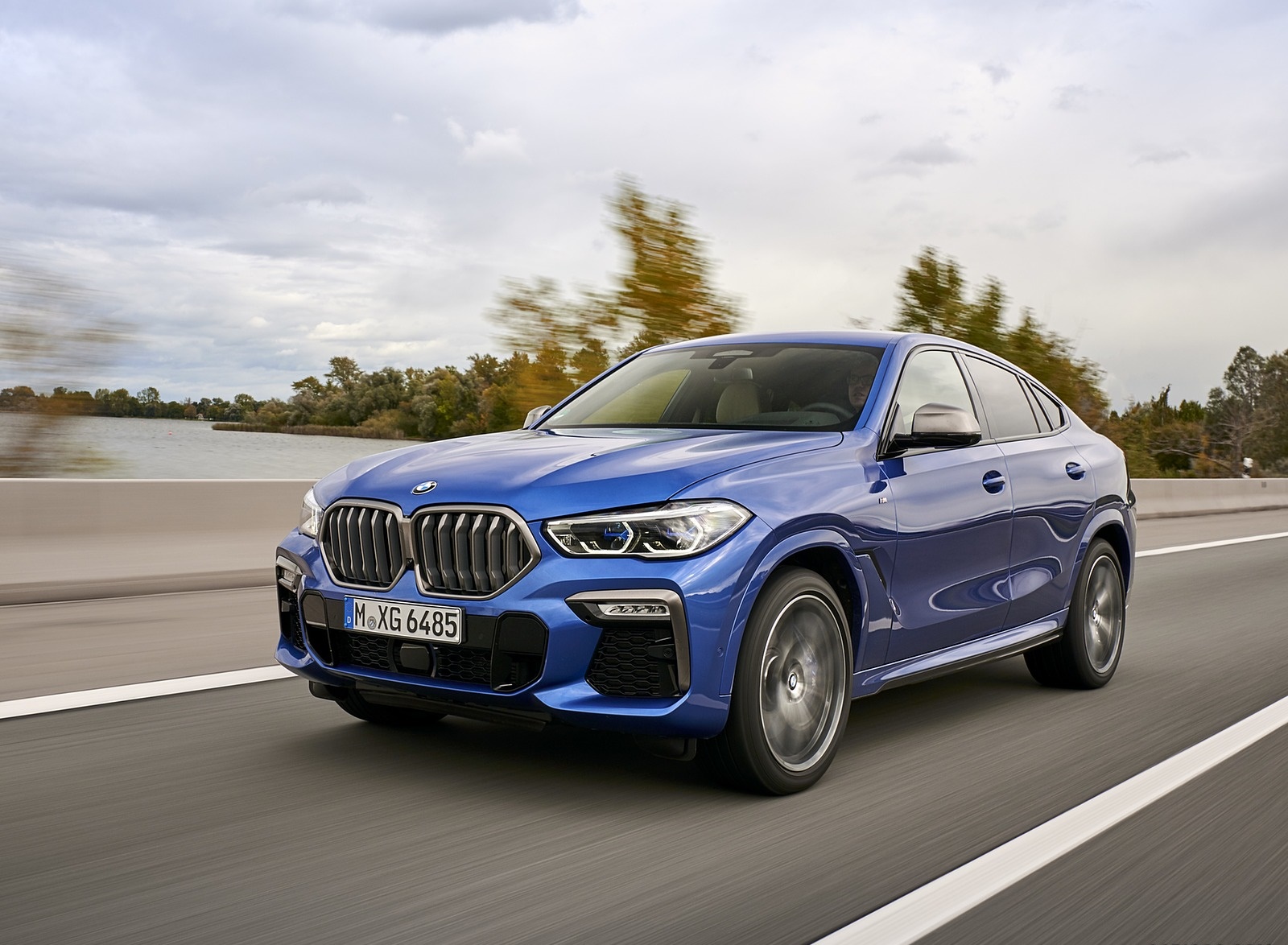 2020 BMW X6 M50i Front Three-Quarter Wallpapers #4 of 136