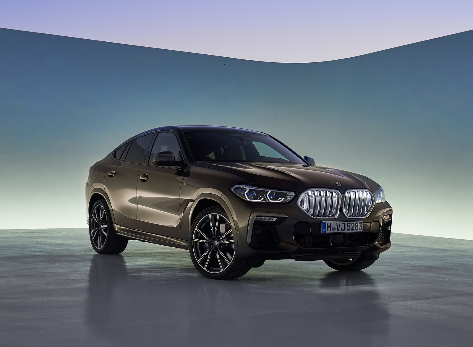 2020 BMW X6 M50i Front Three-Quarter Wallpapers #121 of 136