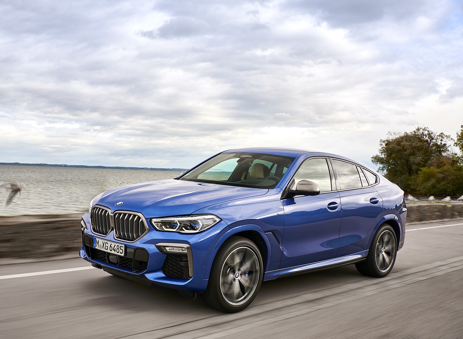 2020 BMW X6 M50i Front Three-Quarter Wallpapers #5 of 136