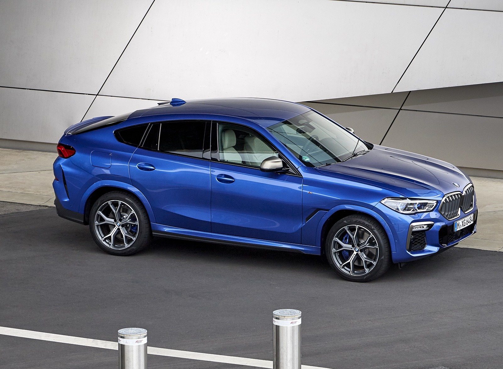 2020 BMW X6 M50i Side Wallpapers #39 of 136
