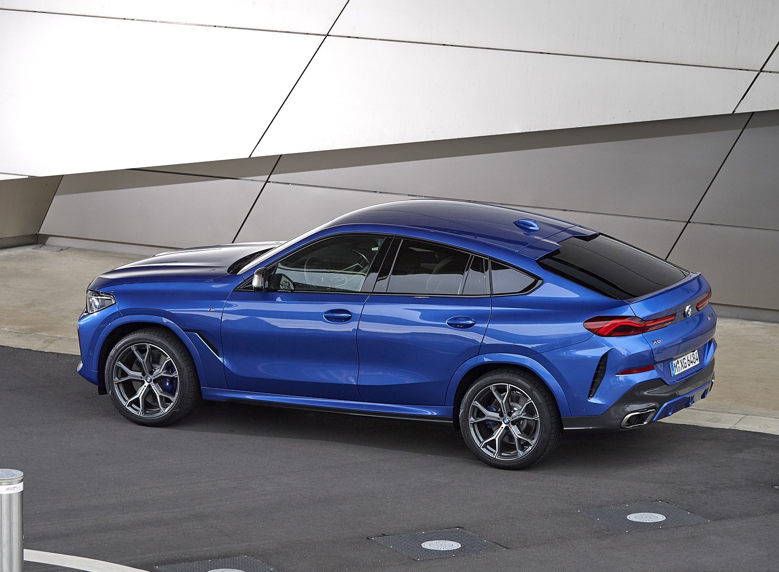 2020 BMW X6 M50i Side Wallpapers #41 of 136