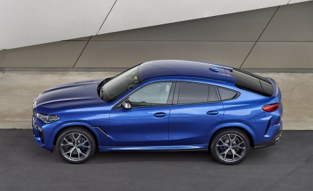 2020 BMW X6 M50i Side Wallpapers 450x275 (42)